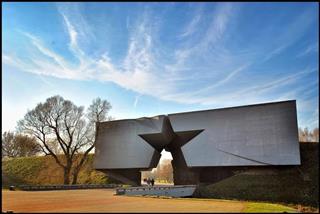 Мемарыяльны комплекс "Брэсцкая крэпасць-герой": галоўны ўваход