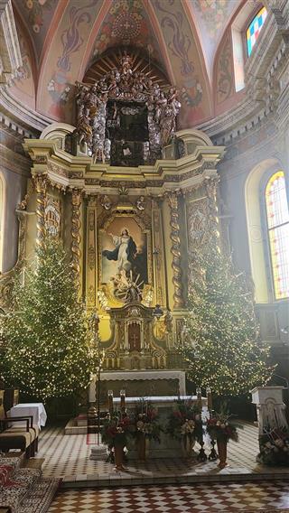 дэкаратыўнае ўбранне касцёла