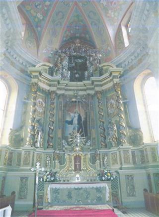 6 алтароў са скульптурай