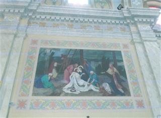 2 фрэскі ў бакавых алтарах