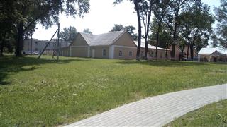 Ансамбль былога палаца Храптовічаў: дзве былыя гаспадарчыя пабудовы