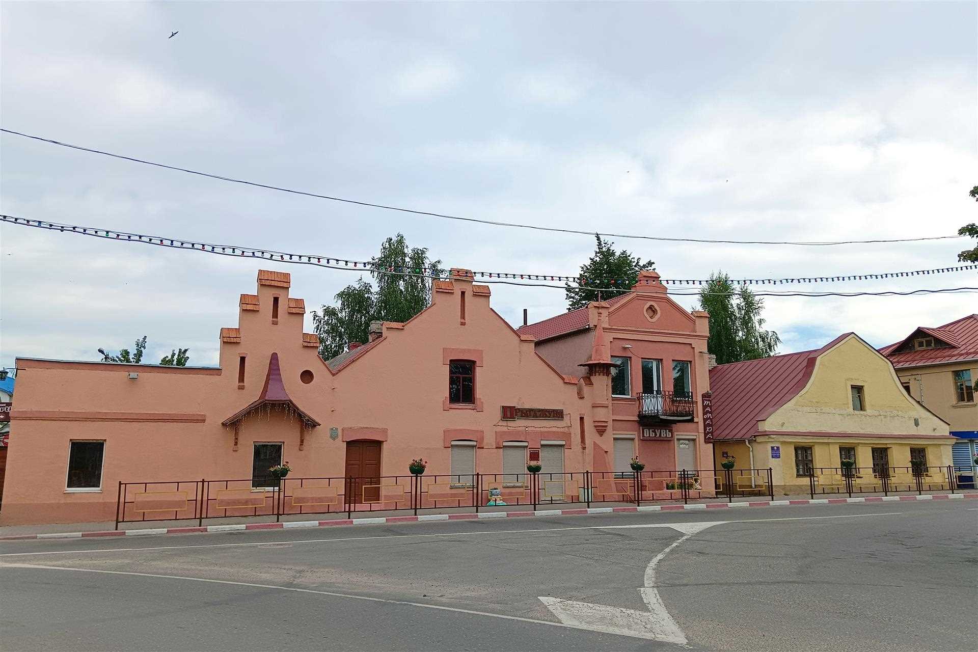 Архітэктурны ансамбль былой Рыначнай плошчы. Выгляд з паўночнага боку