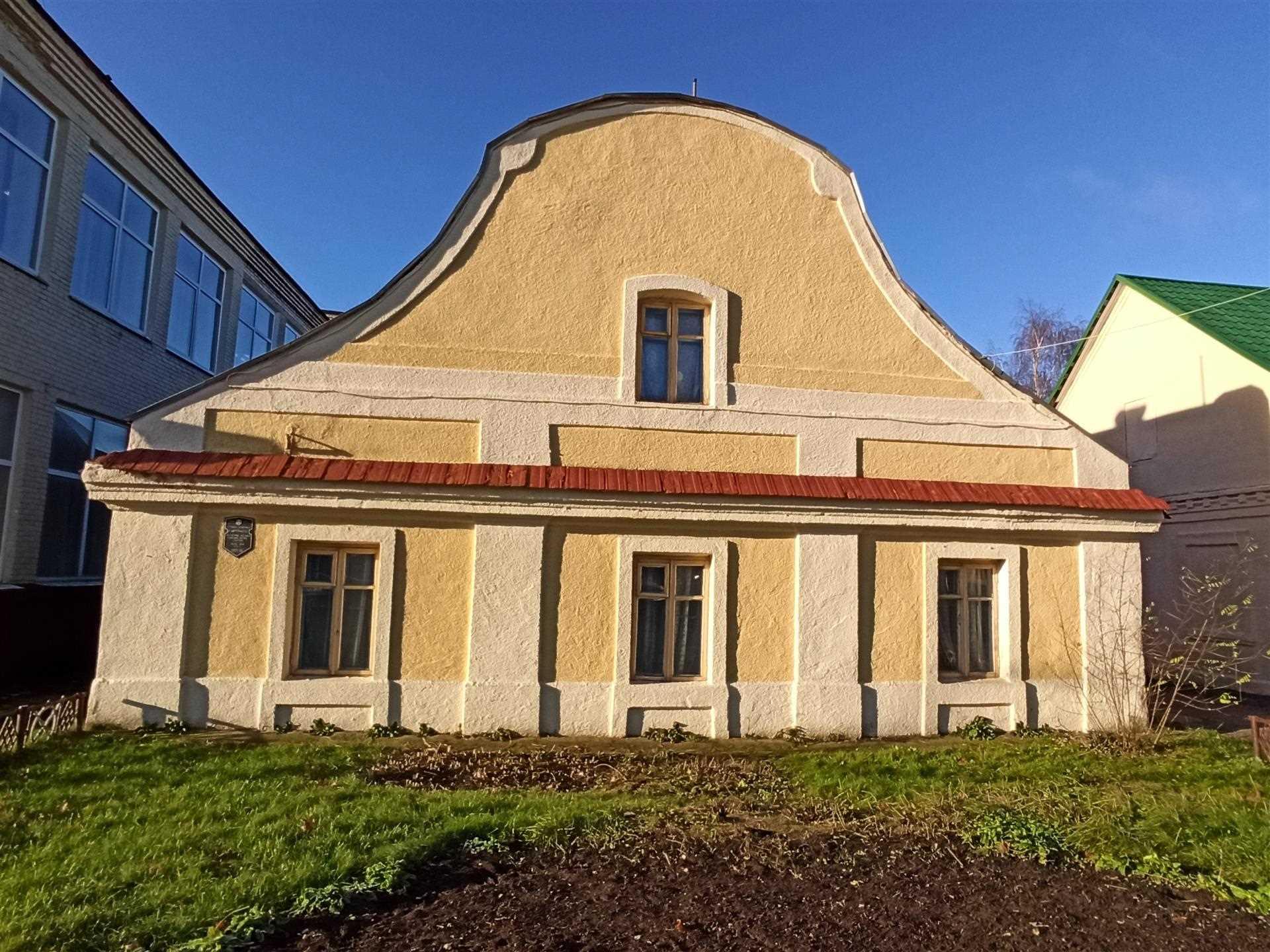 Архітэктурны ансамбль былой Рыначнай плошчы. Дом рамесніка. Галоўны фасад