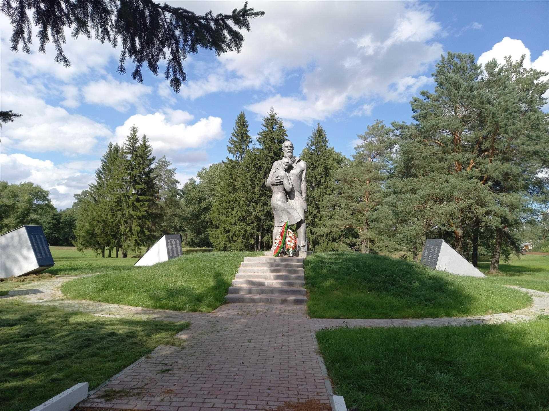 Скульптурная кампазіцыя ў в. Яніна, 2020 г.