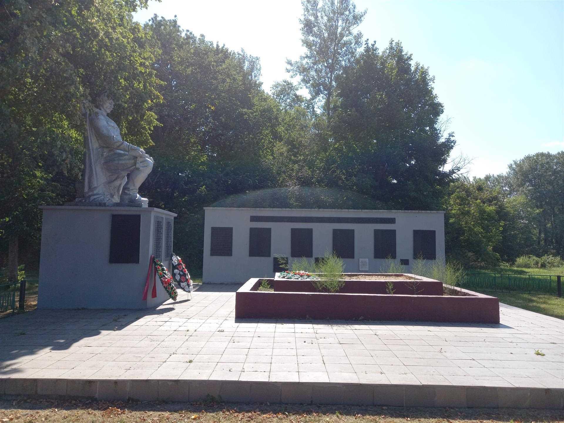 Брацкая магіла, 2020 г, левы бок