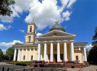 Палацава-паркавы ансамбль:  Петрапаўлаўскі сабор