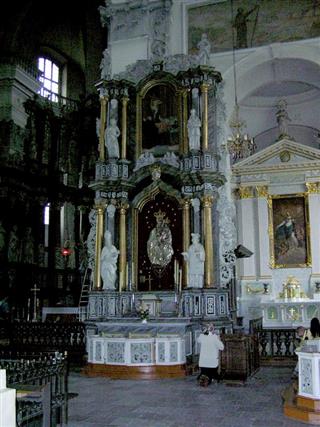 Ансамбль былога кляштара езуітаў: касцёл, дэкаратыўнае аздабленне інтэр'ера касцёла