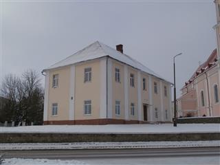 Архітэктурны ансамбль цэнтра аг. Варняны: будынак былой плябані
