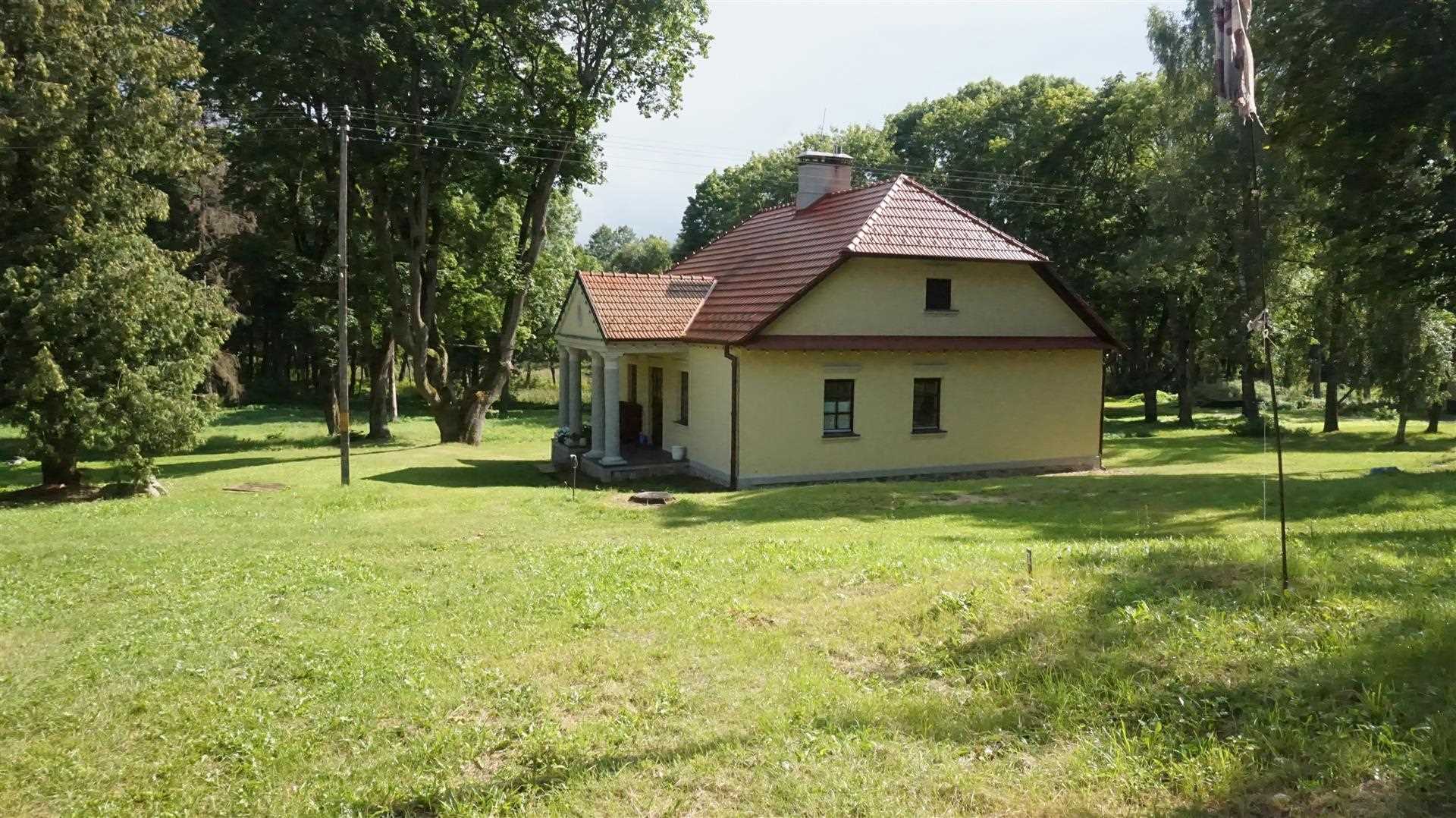 Флігель у парку