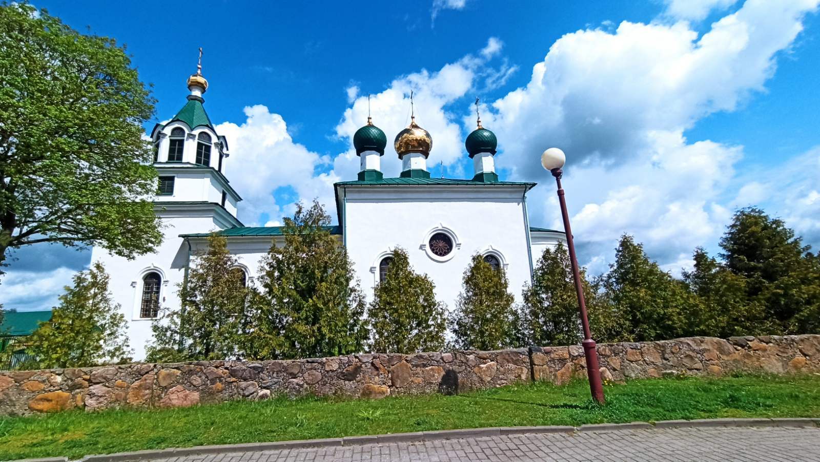 Троіцкая царква. Выгляд з паўночнага боку