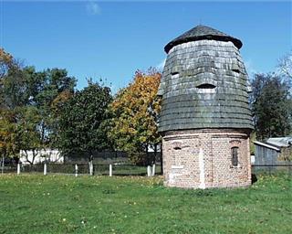 Фрагменты ансамбля былога палаца Храптовічаў: вяндлярня