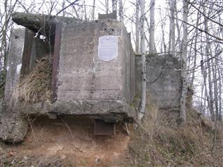 Фартыфікацыйныя збудаванні Гродзенскай крэпасці: рэшткі двух наглядальных пастоў фортавай групы № 10