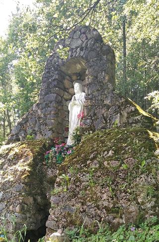 Марыянская кальварыя: капліца-грот