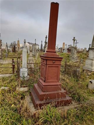 Комплекс пахаванняў на могілках па вул. Антонава – Прыгарадная: магіла Міхала і Феліцыі Кандратовічаў