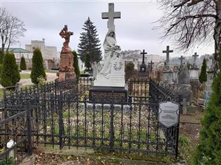 Комплекс пахаванняў на могілках па вул. Антонава – Прыгарадная: магіла Канстанціна і Аляксандры Кемарскіх