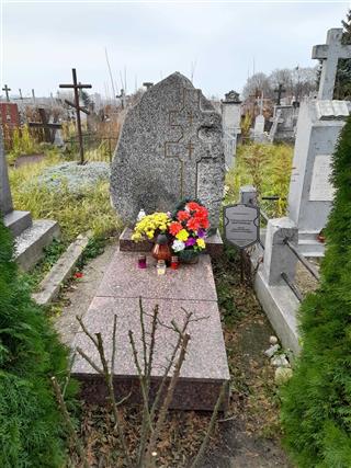 Комплекс пахаванняў на могілках па вул. Антонава – Прыгарадная: магіла Марыі Багдановіч