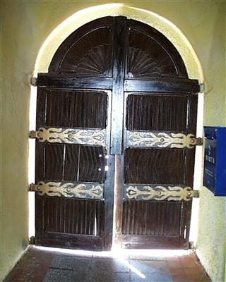 дзверы званіцы касцёла