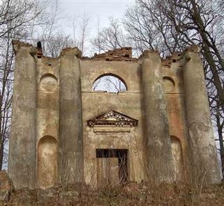 Былая сядзіба: рэшткі былога касцёла святога Антонія