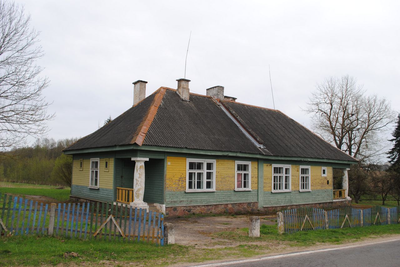 Заходняе крыло будынка  