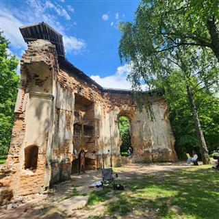 Лошыцкі сядзібна-паркавы комплекс: рэшткі капліцы